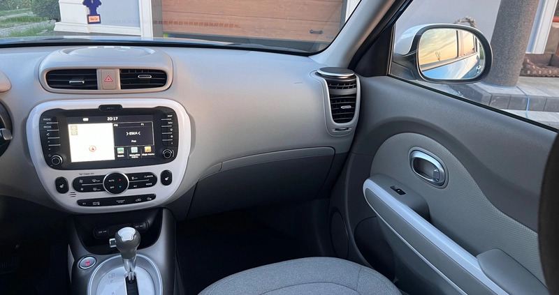 Kia Soul cena 31900 przebieg: 125000, rok produkcji 2015 z Prochowice małe 781